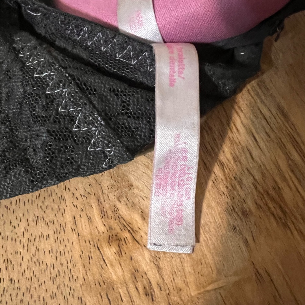 Elegant Black and Pink bra - Picture 5 of 7